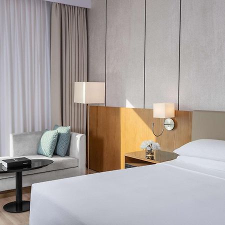 Hyatt Regency Oryx Doha Hotel Exterior photo Deluxe Room