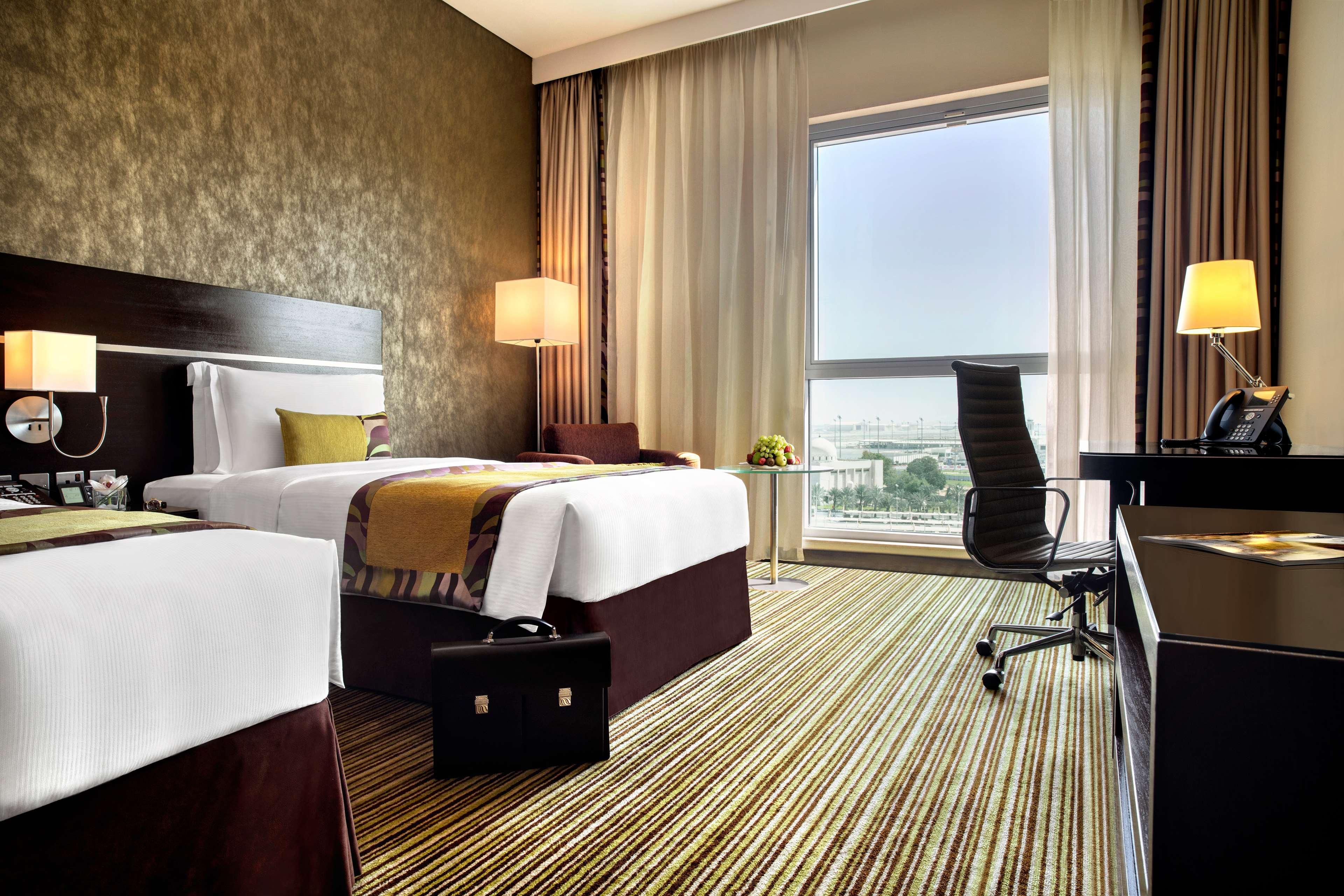 Hyatt Regency Oryx Doha Hotel Exterior photo Deluxe room