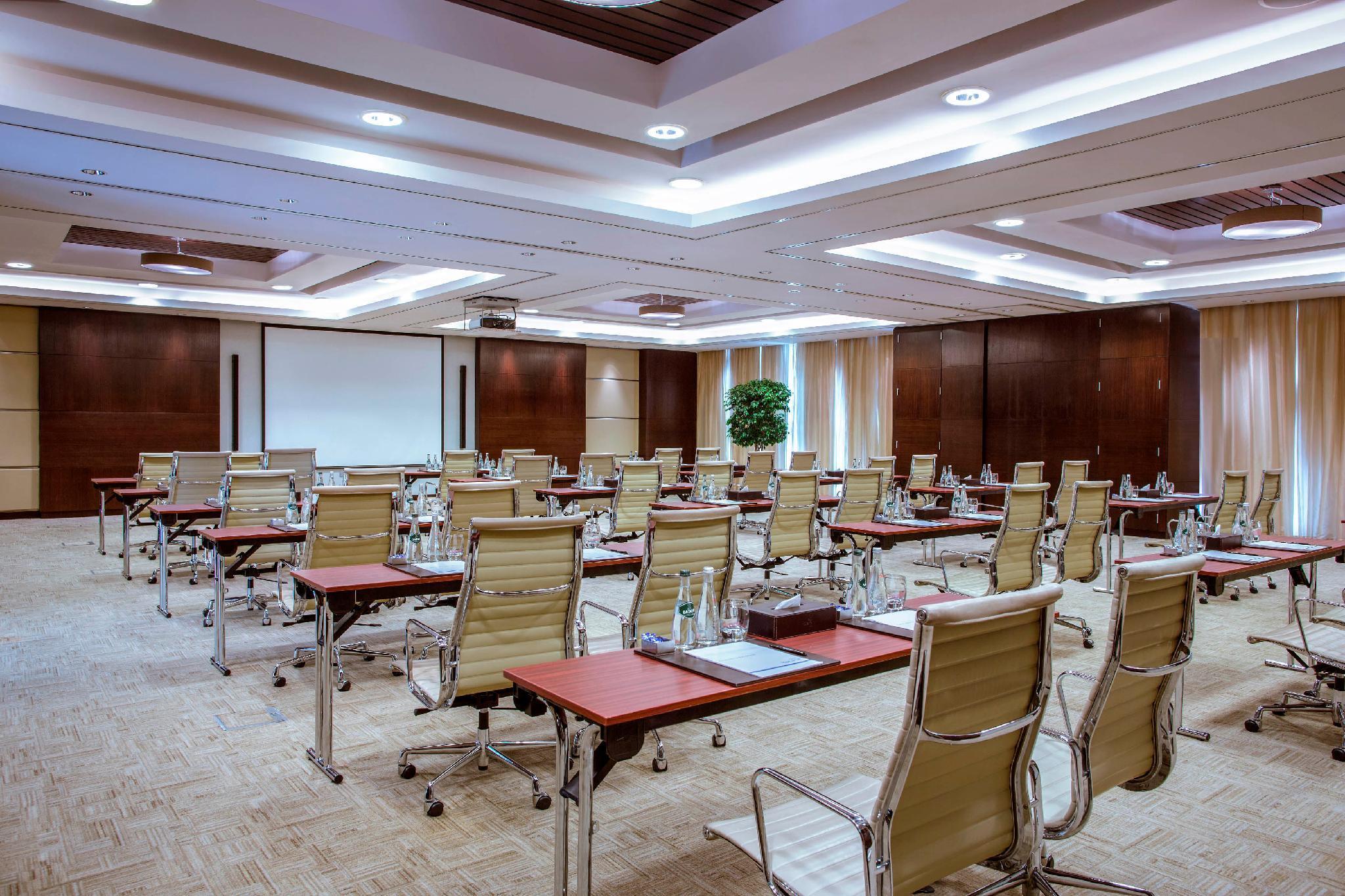 Hyatt Regency Oryx Doha Hotel Exterior photo Meeting room