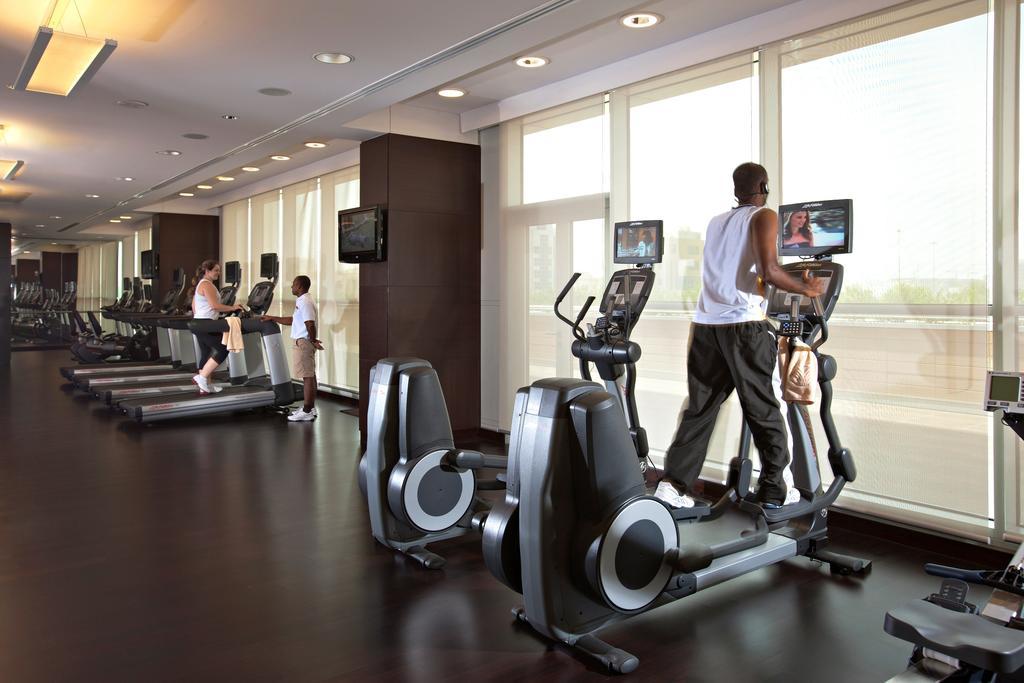 Hyatt Regency Oryx Doha Hotel Exterior photo Elliptical cross trainer